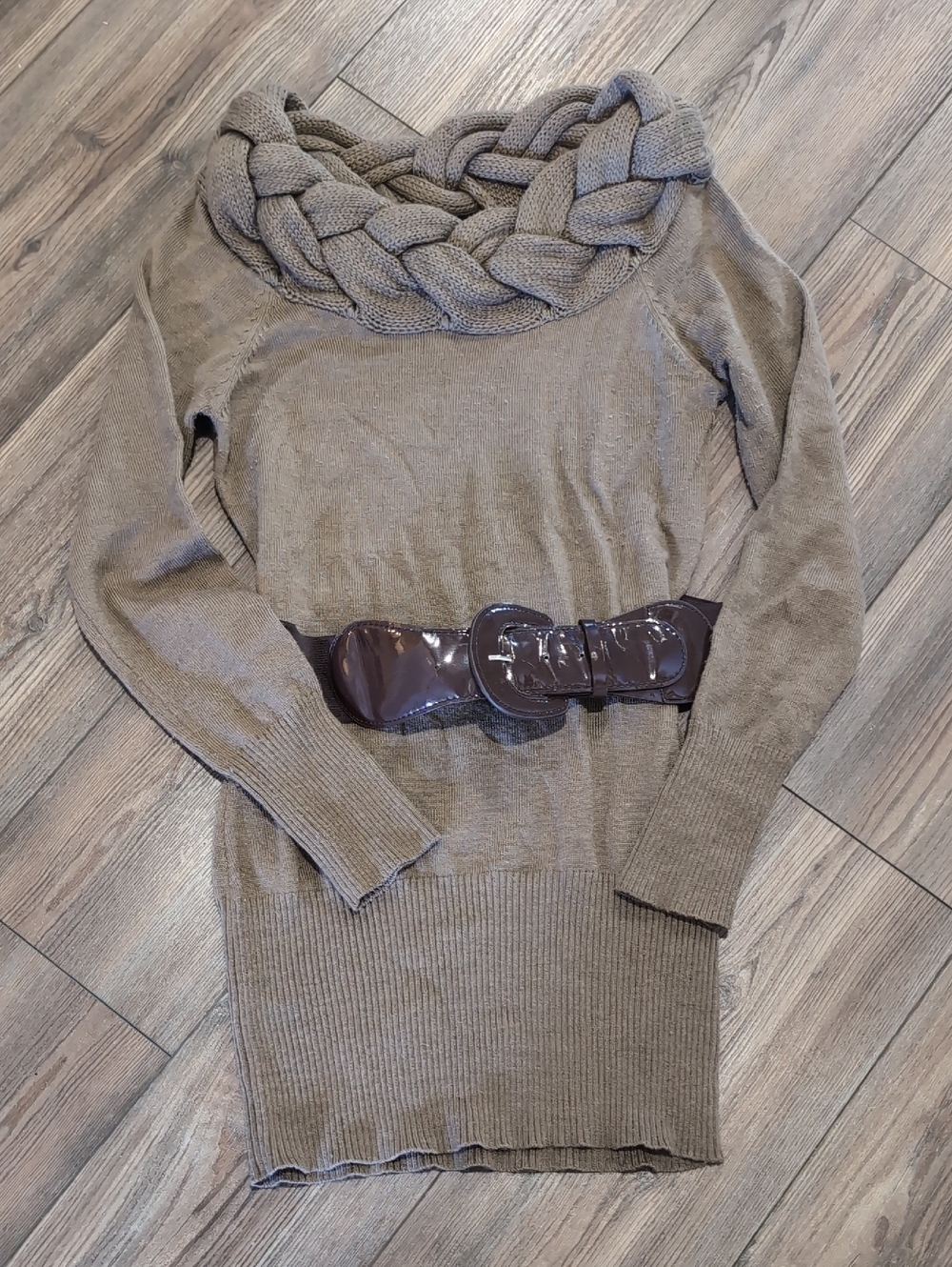 Venus Brown Sweater Small